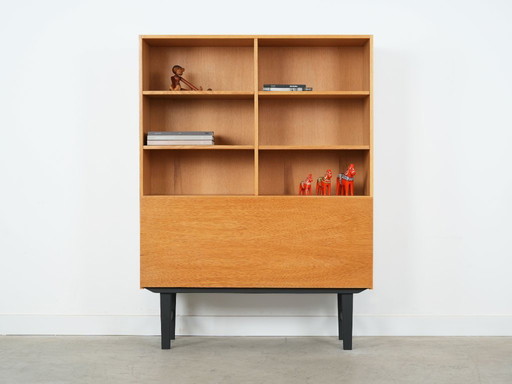 Boekenkast van essenhout, Deens ontwerp, jaren 1970, productie: Denemarken