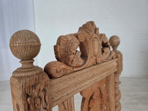 Image 1 of Années 1930, ensemble de 4 chaises de salle à manger danoises, bois de chêne sculpté, cuir d'ameublement.