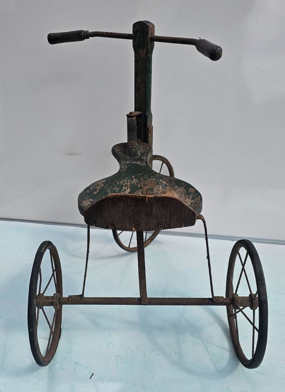 Image 1 of Triciclo antiguo y completamente original