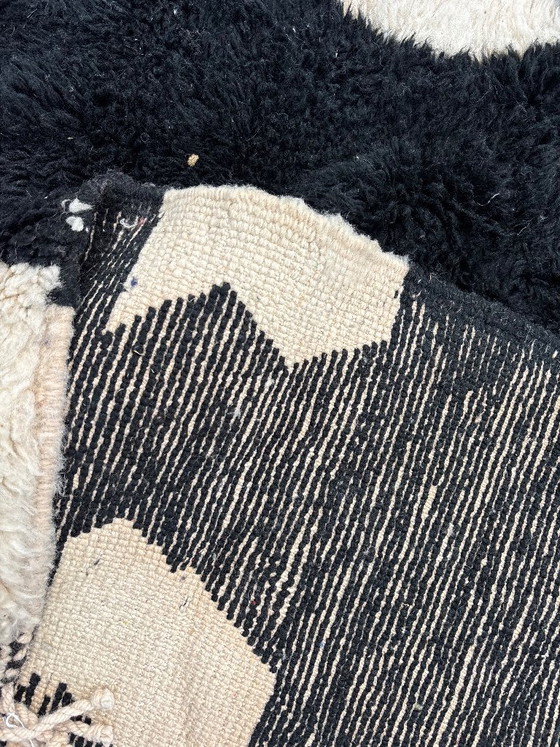 Image 1 of Black and White Moroccan Rug 200x300 cm- Hand Made Berber Wool Rug