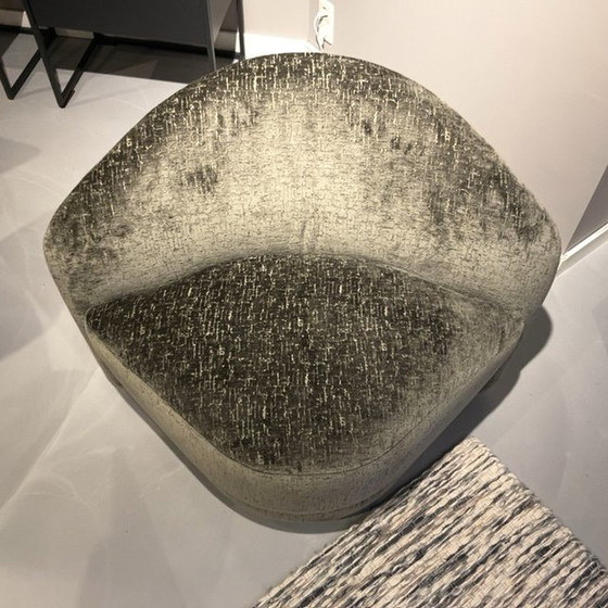 Image 1 of Hofstede Raanhuis Flower armchair