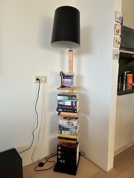 It's about RoMi Floor lamp/bookcase Cambridge