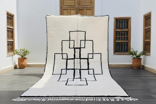 Handwoven Berber rug from Beni Ouraïne, size 150/250 cm