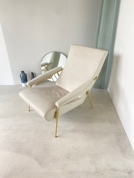 Molteni&C D.153.1 Leather Armchair by Gio Ponti