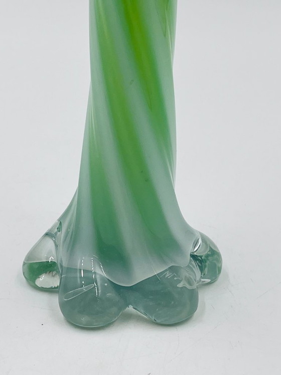 Image 1 of Soliflore de cristal de Murano en vidrio opalino verde trenzado, años 60