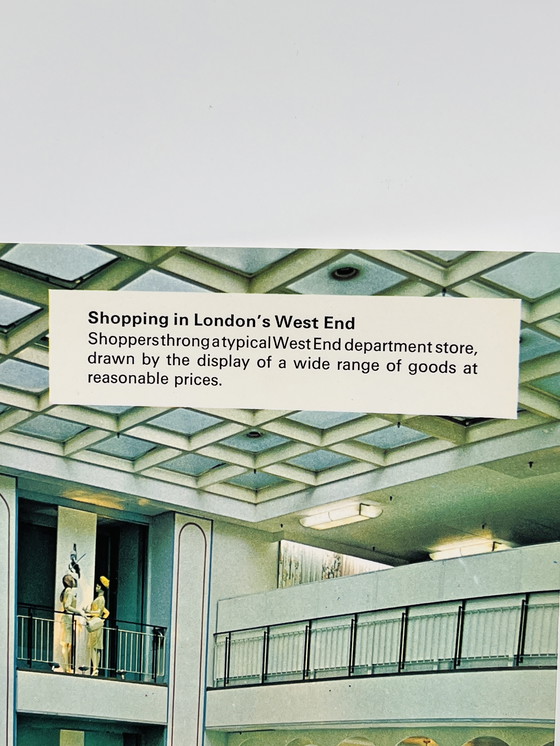 Image 1 of 3er-Set Kartonfotos „Shopping im Londoner West End“
