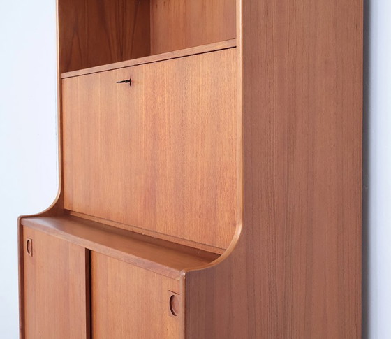 Image 1 of Libreria con zona bar, anni '60