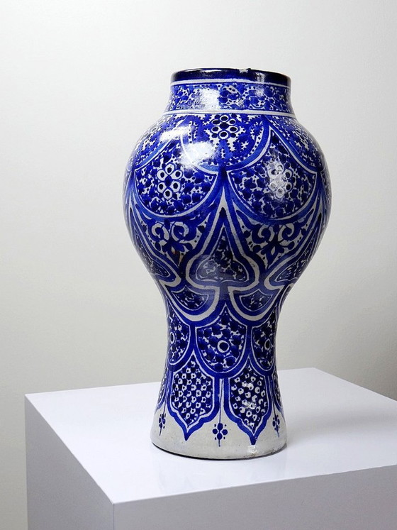 Image 1 of Large Moroccan vase/jar, Fez, handmade Khabia ceramic, 19th-20th century, cobalt