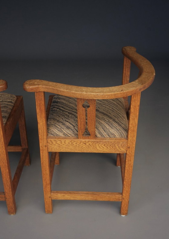 Image 1 of Englische Eckstühle im Stil des Arts and Crafts von Liberty & Co. 1920s