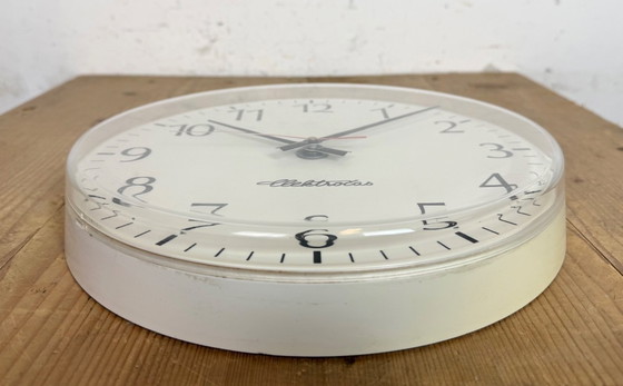 Image 1 of Vintage kantoorwandklok van Elektročas, jaren 90.
