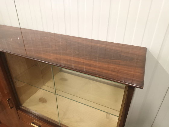 60er Jahre Highboard mit Vitrine, Holz, Glas, Braun (Foto 4 von 13)