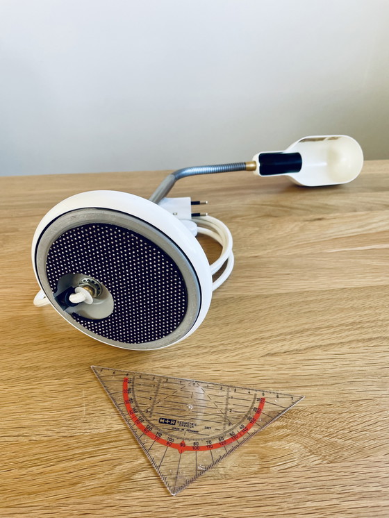 Image 1 of Lampe de bureau massive blanche vintage