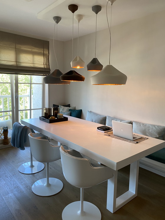 Image 1 of MDF ITALIA, Flow Slim Esszimmerstuhl mit drehbarem/trompetenförmigem Fußkreuz und Armlehne