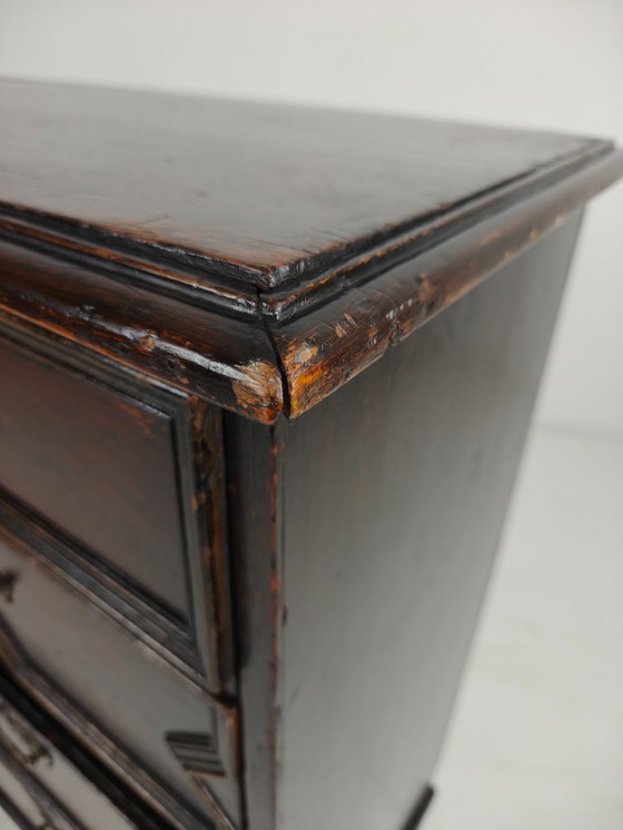 Image 1 of Cassettiera inglese in rovere con pannelli geometrici, ca. 1680