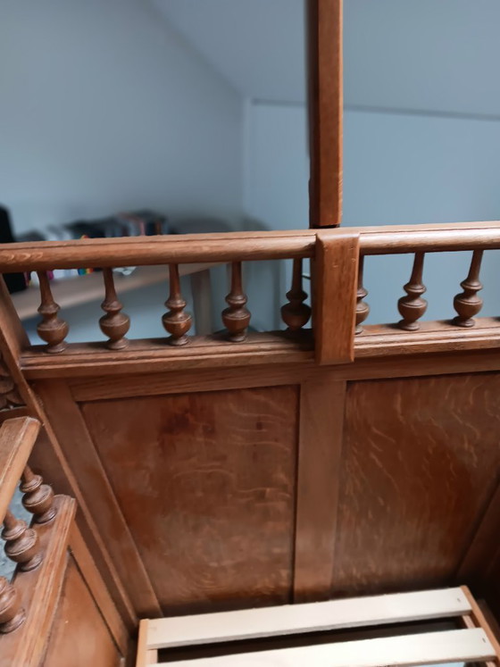 Image 1 of Cradle oak