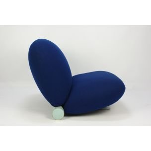 Image 1 of Vintage 200 Lounge Chair for Artifort in blue fabric and wood 1980