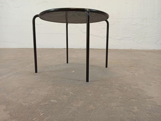 Ola Wihlborg voor IKEA geperforeerde metalen bijzettafel, Metaal, Zwart (foto 8 van 9)