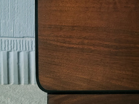 Image 1 of Couchtisch im Art-déco-Stil von Waring & Gillow, 1930er Jahre, Nussbaum, Tischplatte aus Wurzelnussholz.