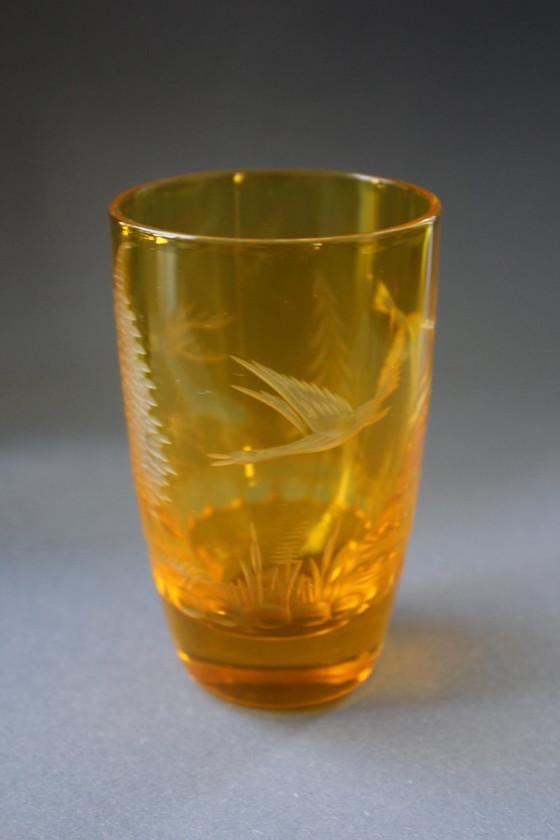 Image 1 of 3 alte antike farbige kleine Wassergläser mit geschliffenen/geätzten Waldmotiven