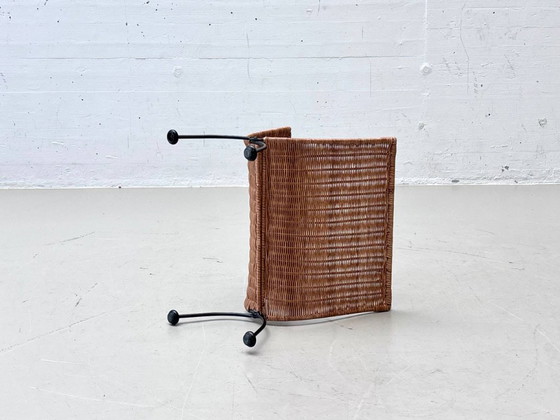 Revistero plegable de ratán, década de 1960. – Armarios de almacenamiento, Rattan (photo 3 of 11)