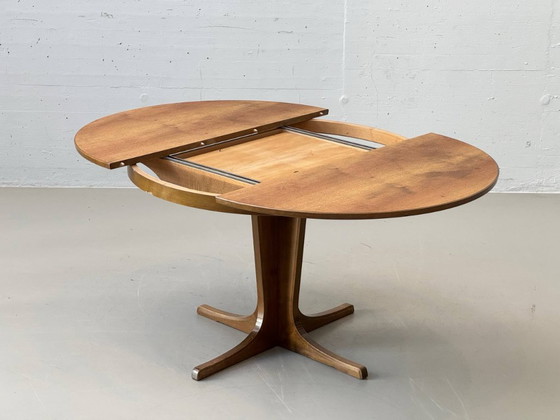 Image 1 of Extendable round table made of walnut wood, 1960s