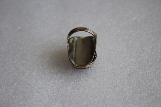 Image 1 of Anillo llamativo de plata de alpaca con una gran piedra semipreciosa morada, hecho a mano, talla ajustable.