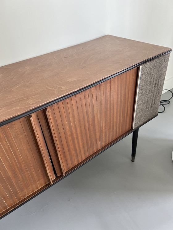 Image 1 of Tourne-disque vinyle vintage avec radio et Bluetooth