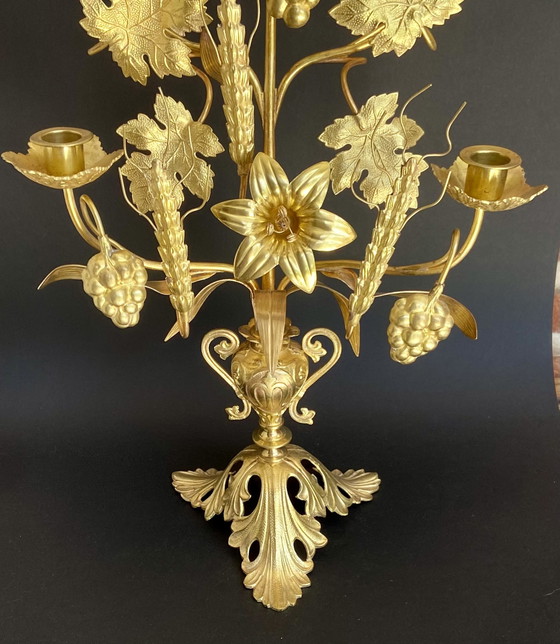 Image 1 of Candélabre ecclésiastique français ancien à motifs de raisins et de blé, 5 lumières, 49 cm