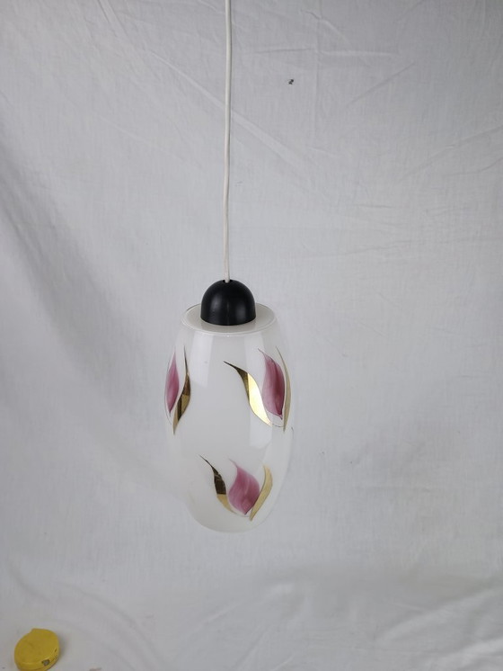 Image 1 of Mid-century hanglamp met witte, briljante bloemenkap, jaren 50, Franse vintage ARLUS