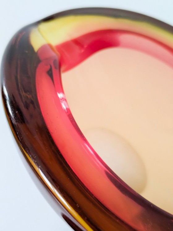 Murano-Sommerso-Aschenbecher aus der Mitte des Jahrhunderts, rosa-orange – Schalen, Glass (photo 17 of 19)