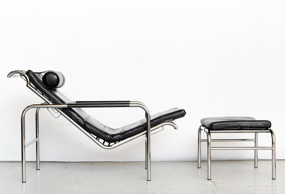 Image 1 of Chaise longue e pouf "Genni" di Gabriele Mucchi per Zanotta