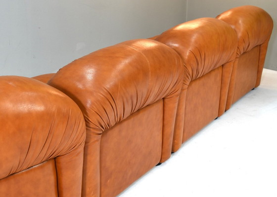Canapé d'angle Rossi di Albizzate en cuir cognac, Italie – années 1970 – Canapés modulables, Leather (photo 18 of 18)