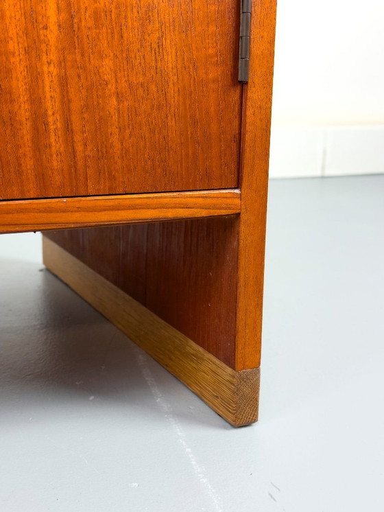 Image 1 of Teakhouten Ry-100 kast van Hans J. Wegner voor Ry Møbler, jaren 60