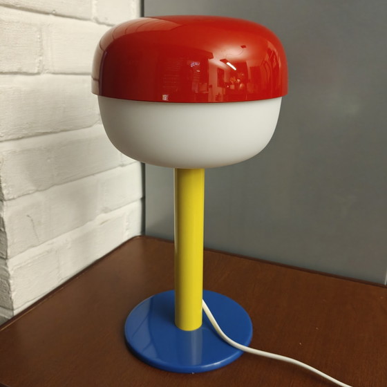 Lampada da tavolo postmoderna IKEA unica nel suo genere – Rossa, gialla e blu – Stile Memphis (photo 4 of 5)