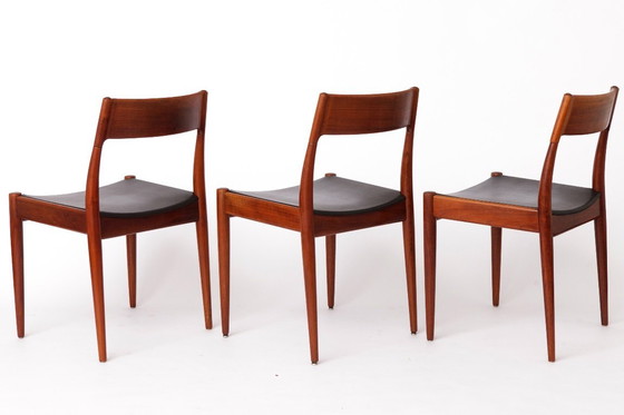Image 1 of 6 van 8 vintage Deense eetkamerstoelen, Arne Hovmand-Olsen voor Mogens Kold, Teak