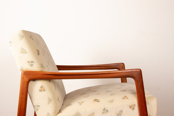 Image 1 of Ein Paar skandinavische Sessel aus Teakholz und neuem Stoff, 1960.