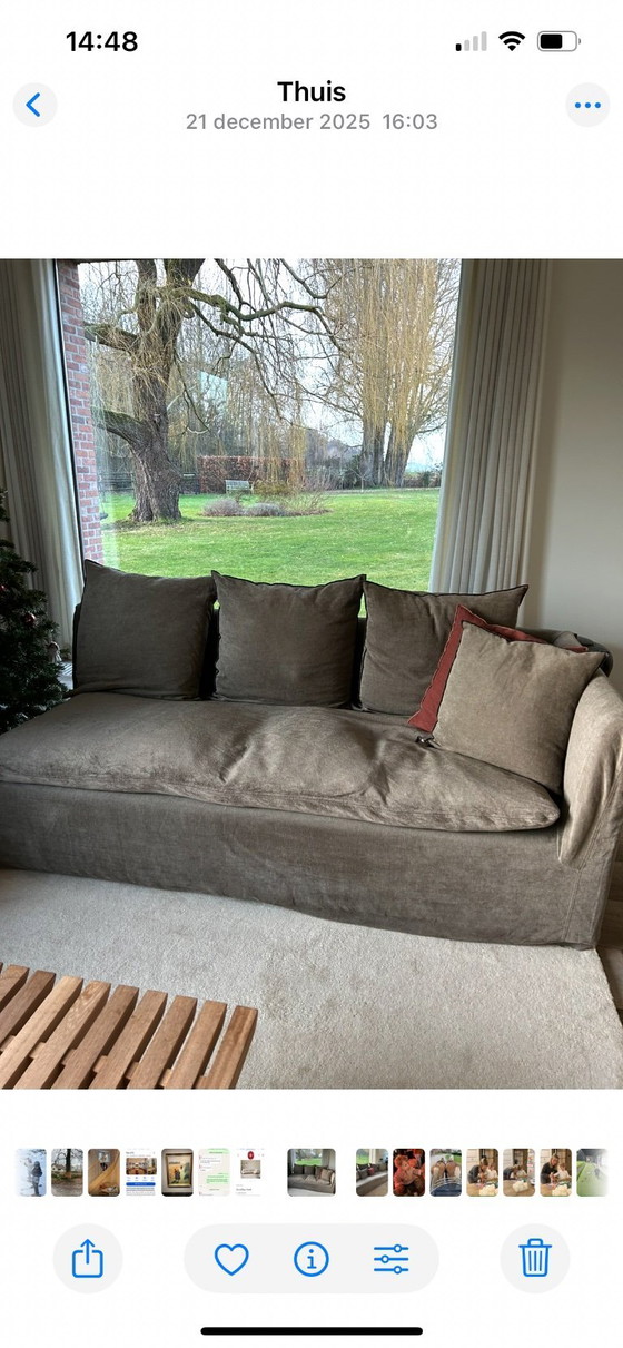 Image 1 of Maison de Vacances sofa