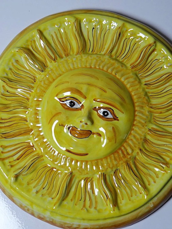 Vintage handcrafted anthropomorphic sun wall plaque in Vietri majolica. – Sculpture, Porcelain (photo 5 of 16)