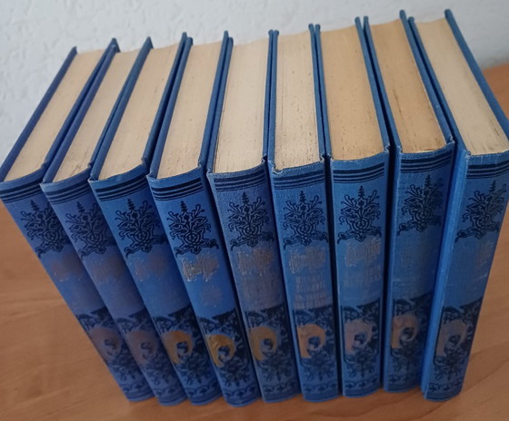 Libri di Jules Verne | 9 Copertine Rigide in Lino Blu | Libri d'Avventura Classici | Collezione | 028 (photo 3 of 6)