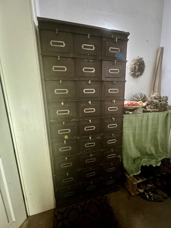 Image 1 of Armario con solapas Blödner Diseño industrial Mueble zapatero Sneaker