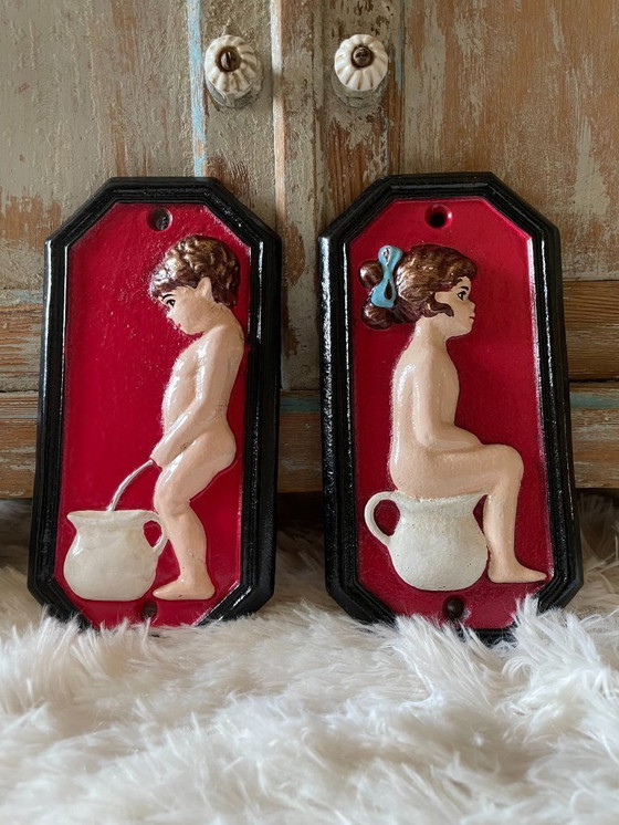 Image 1 of Cartelli per servizi igienici in ghisa rossa vintage per ragazzo e ragazza