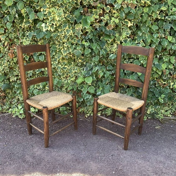 Zwei handgefertigte Stühle mit Strohsitzfläche aus massiver Eiche – Esszimmerstühle, Wood (photo 7 of 12)