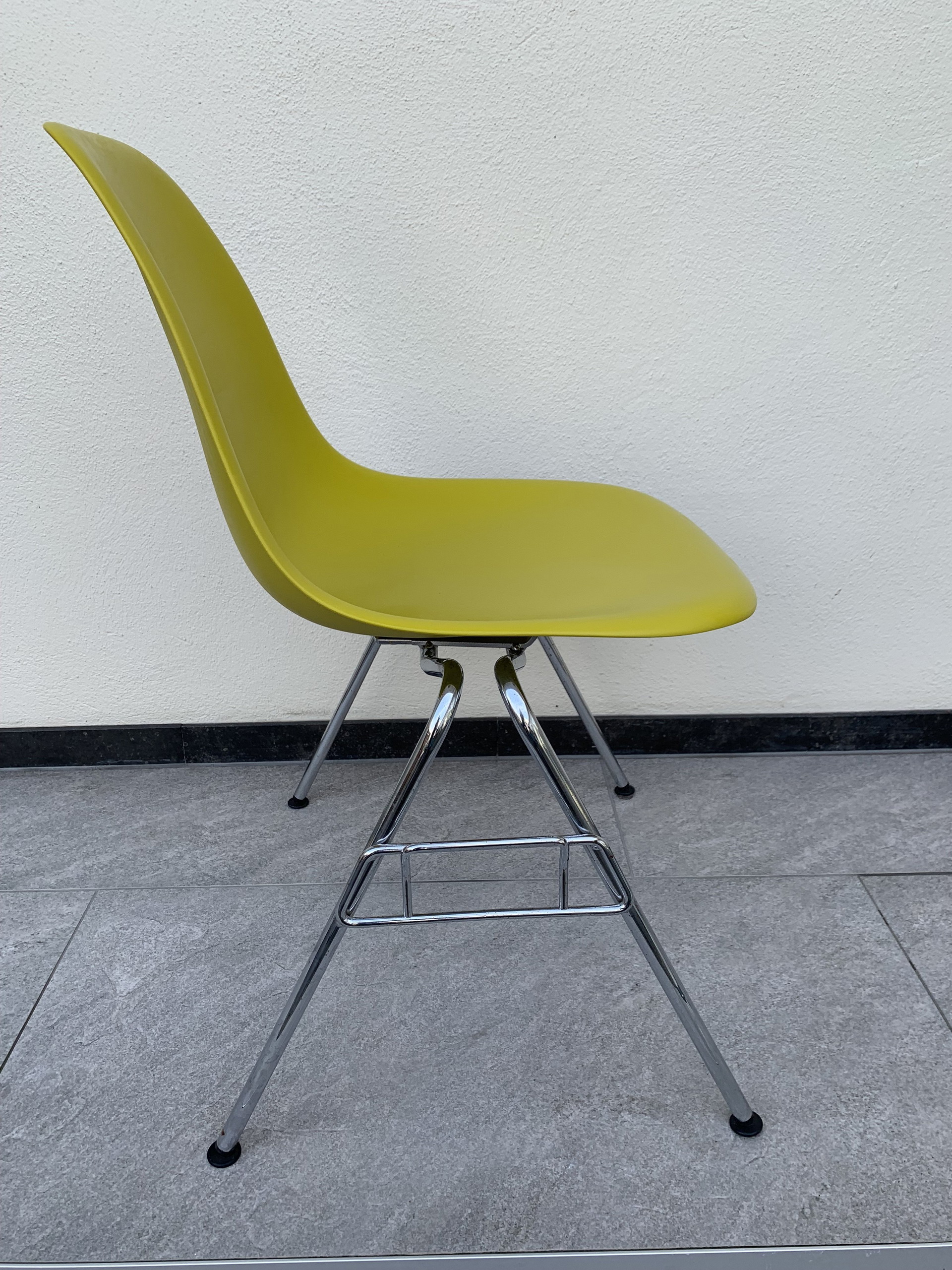 Chair Vitra - Eames Plastic Side Chair RE DSS-N - Stackable (20