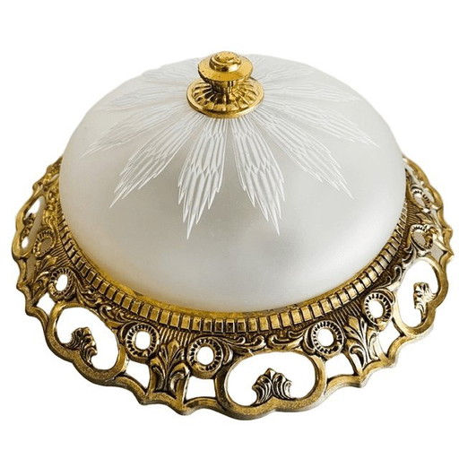 Lámpara de techo estilo Hollywood Regency vintage con estrella de cristal facetado y detalles de latón en filigrana, década