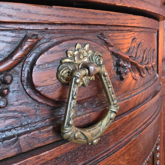 Image 1 of Bellissima credenza/vetrina antica in legno di quercia con vetro intagliato.