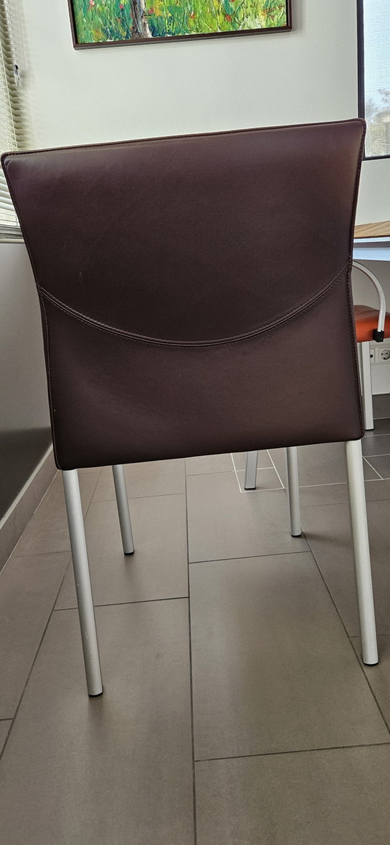 Due sedie da pranzo Myto in pelle marrone di Leolux – Leather, Aluminium (photo 2 of 5)
