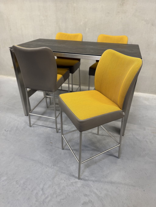 Bert Plantagie Edge Bartafel + 4 Mambo barstoelen 