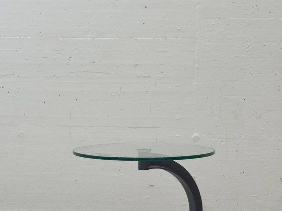 Image 1 of Table d'appoint en verre de style postmoderne avec piètement en fonte, années 1990