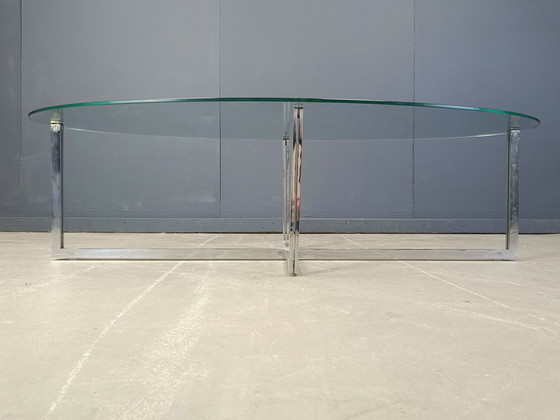 Image 1 of Grande table basse ovale en verre et chrome, 1970