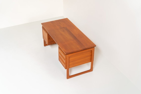 Scrivania direzionale in teak di G.V. Møbler (Danimarca, anni '60) – GV Mobler, Scrivanie, Wood (photo 3 of 11)
